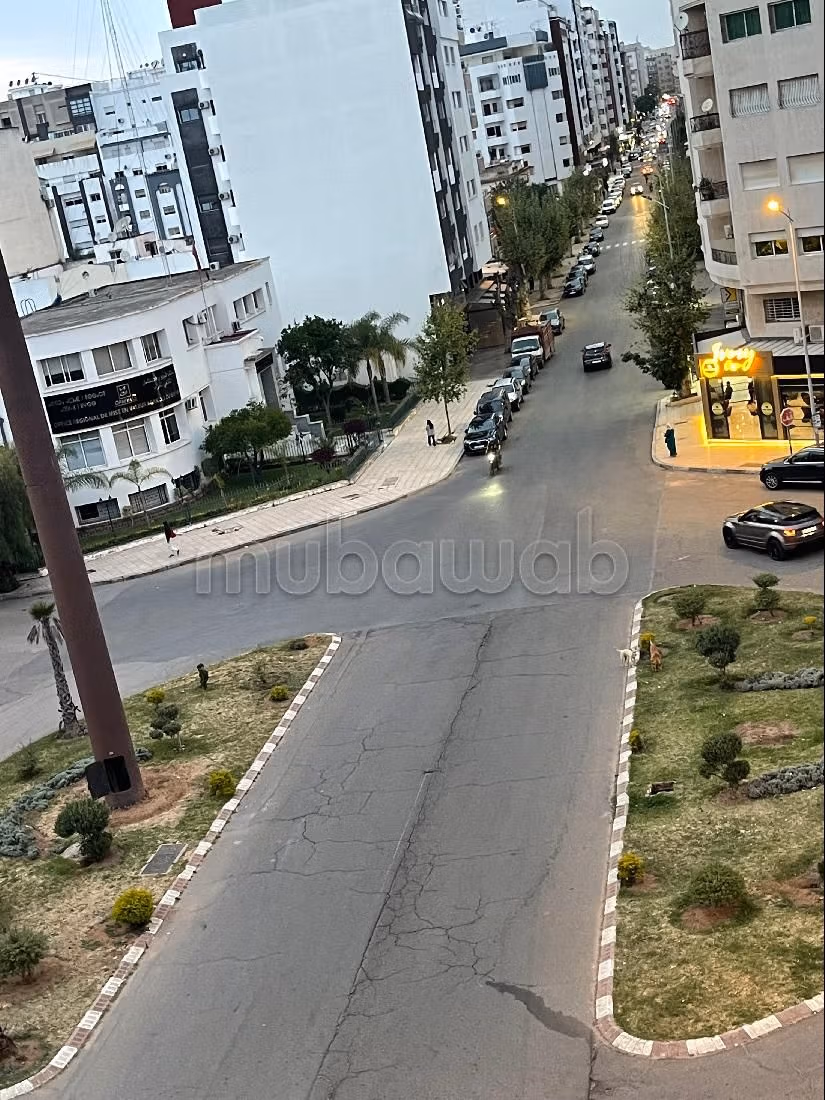 شقة للكراء ب معمورة. 3 غرف جميلة. مفروشة. 