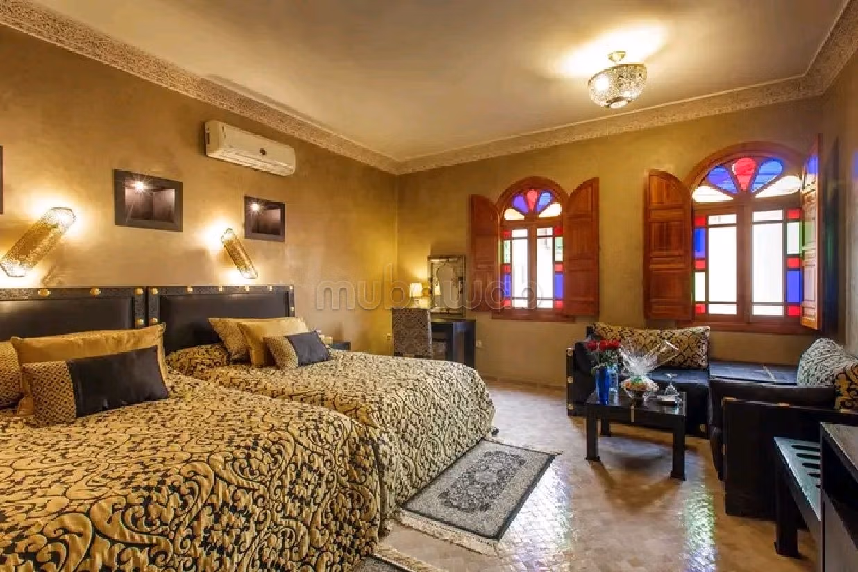 Superb riad for sale in Talaa. 16 comfortable rooms. Cellar. 