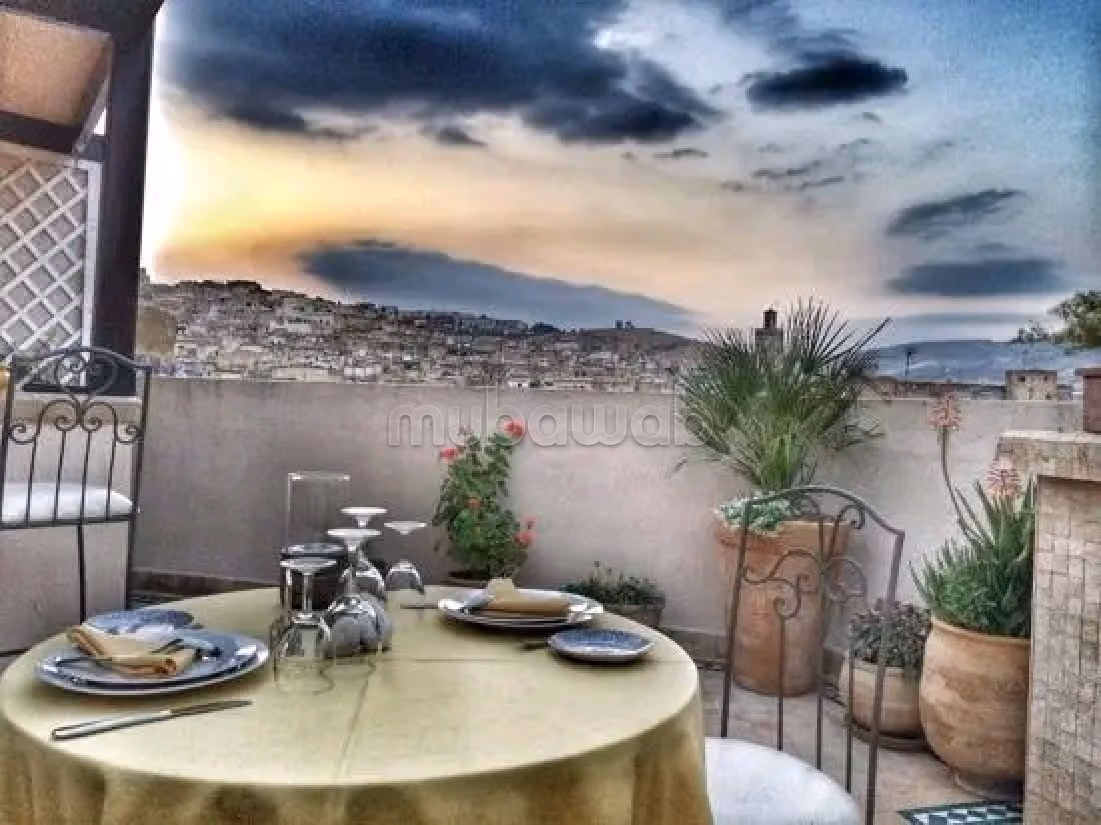 Superb riad for sale in Talaa. 16 comfortable rooms. Cellar. 