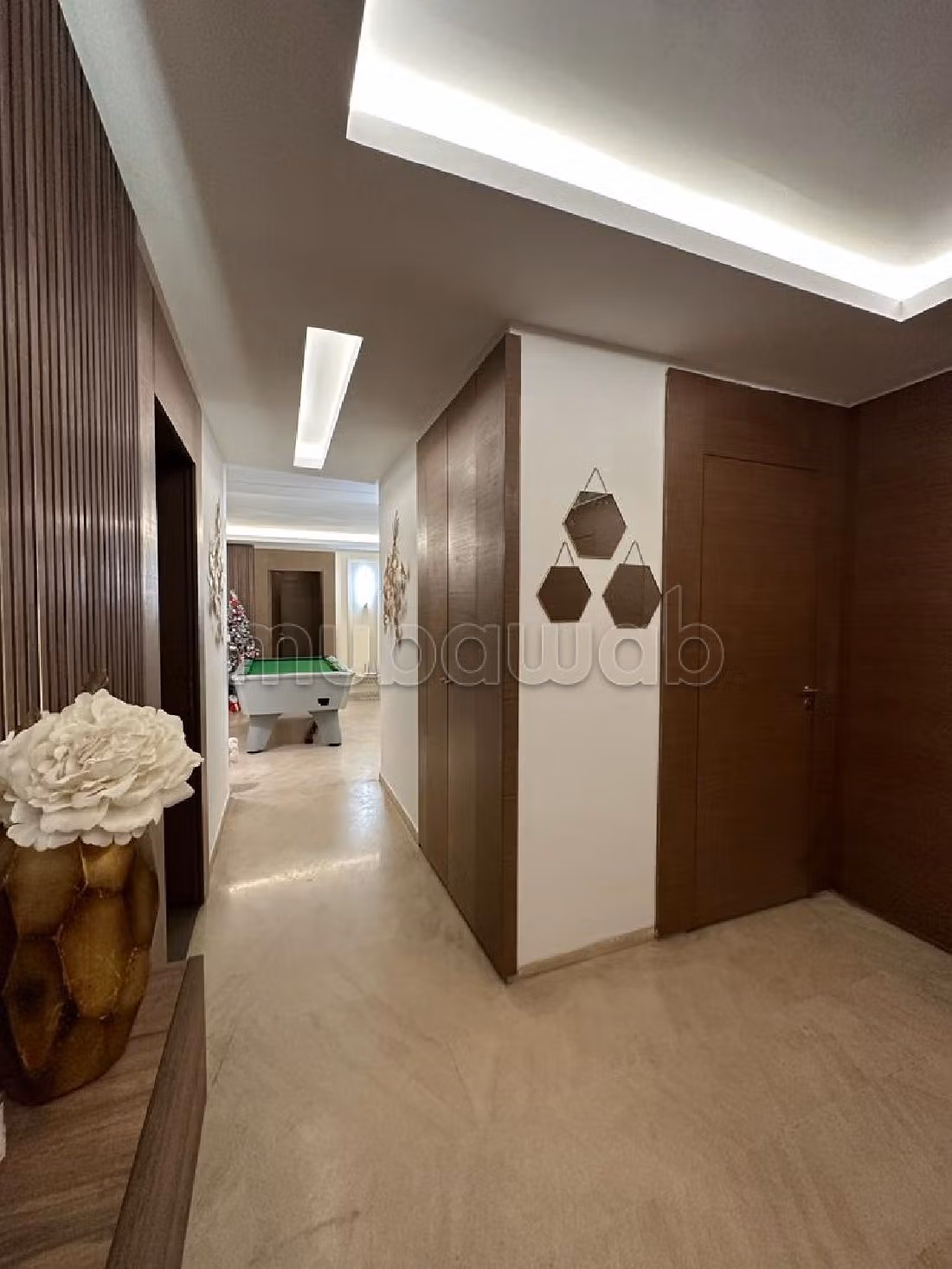 Se alquila este piso en Haut Agdal. Area 170 m². Armarios. 