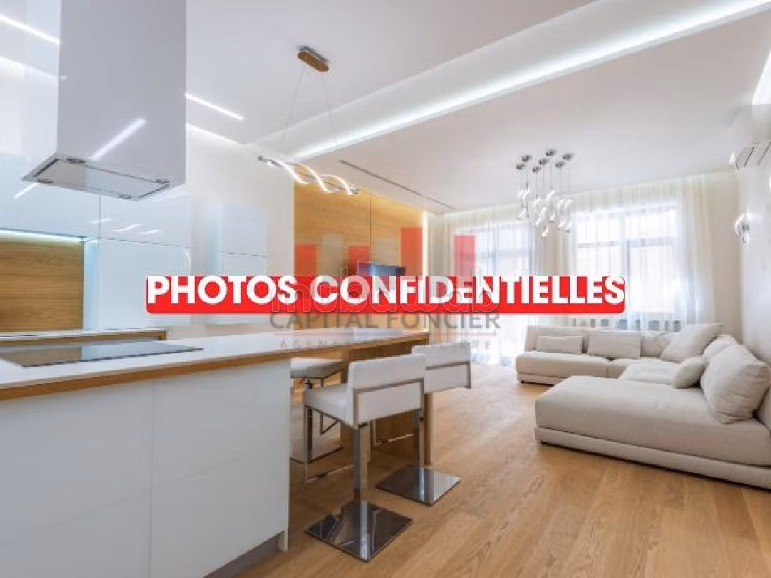 Appartement à l'achat à Les princesses. 
1 chambre. 
Ascenseur et terrasse