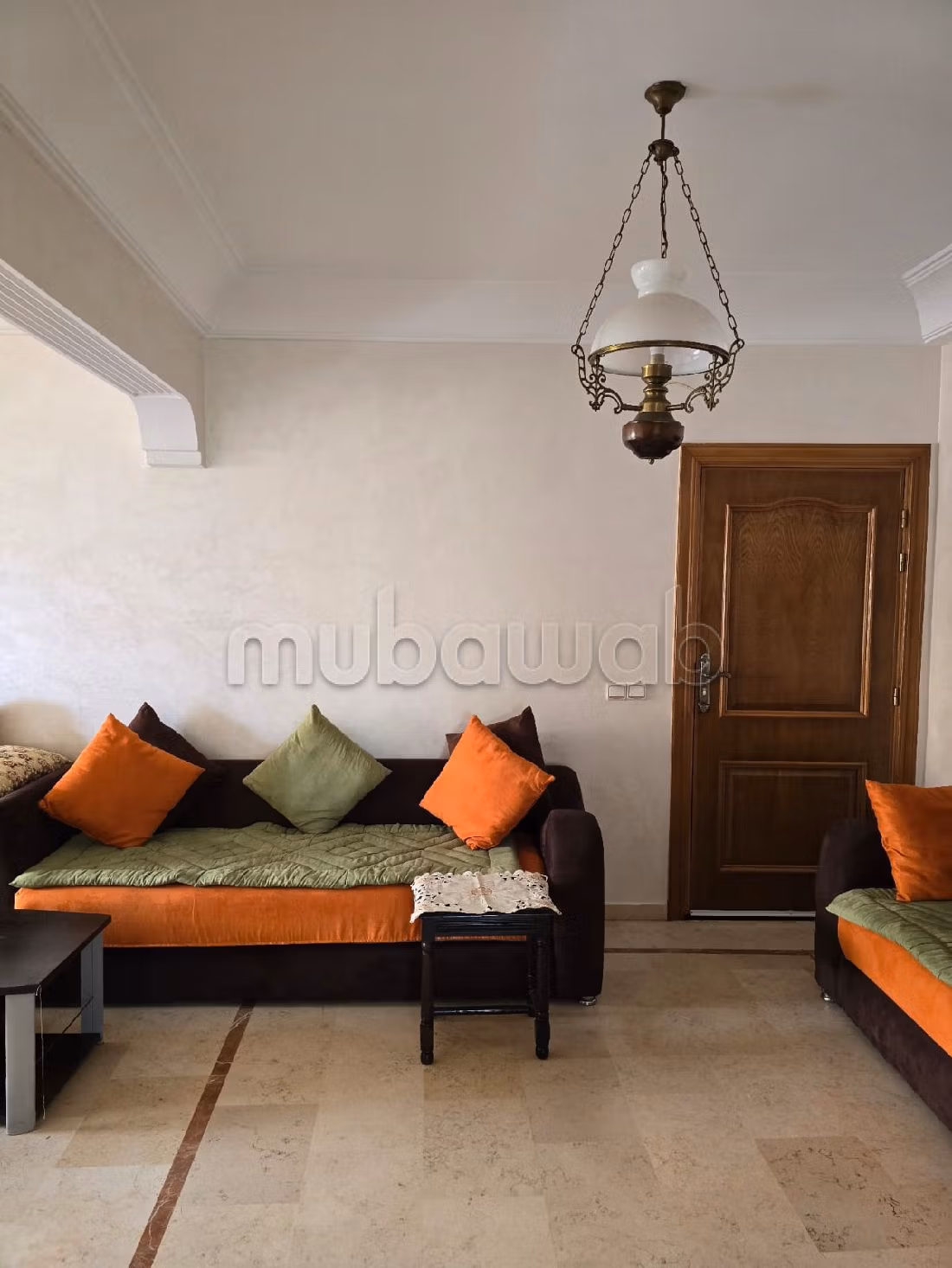 Apartments for rent in La Siesta. 3 large living areas. Satellite dish, secured residence. 