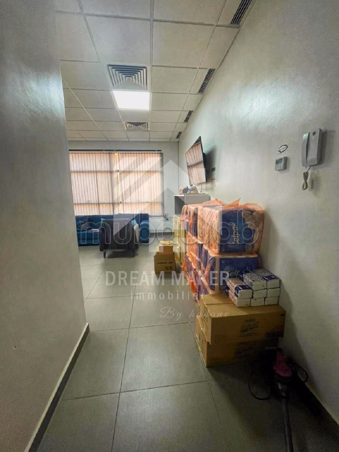 Bureau équipé a loué