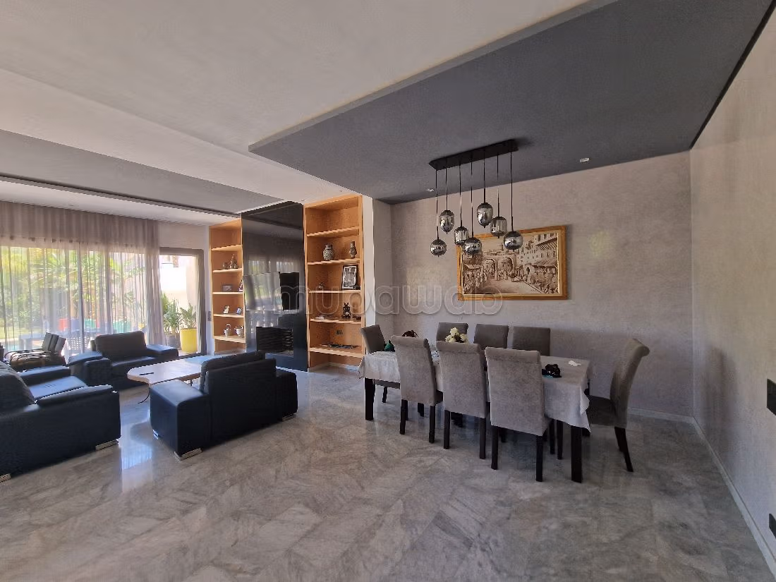 Villa's en luxe woningen om te kopen in Route de Tahanaout. Oppervlakte 798 m². Zwembad en conciërgeservice. 