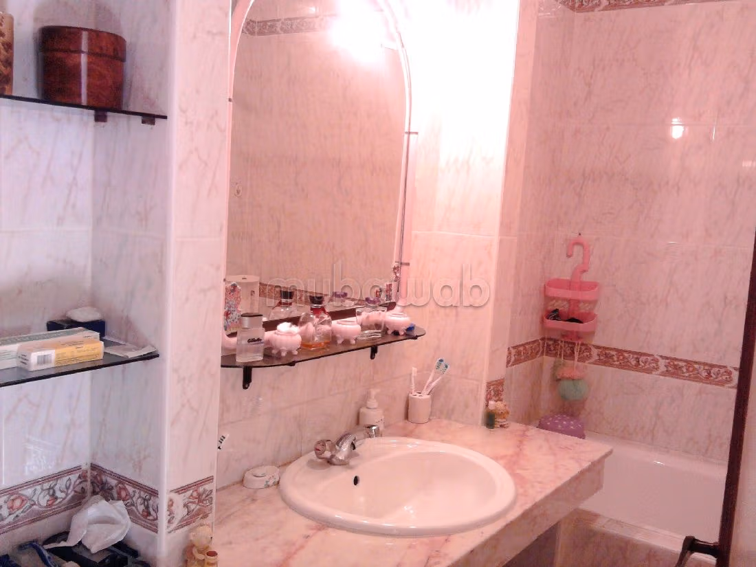 Koopappartementen beschikbaar. 3 Kamers. Gemeubileerd