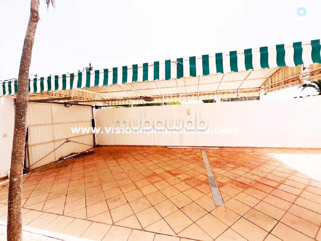 Villa de luxe à vendre à Hammamet Sud. 4 pièces confortables. Climatisation et piscine