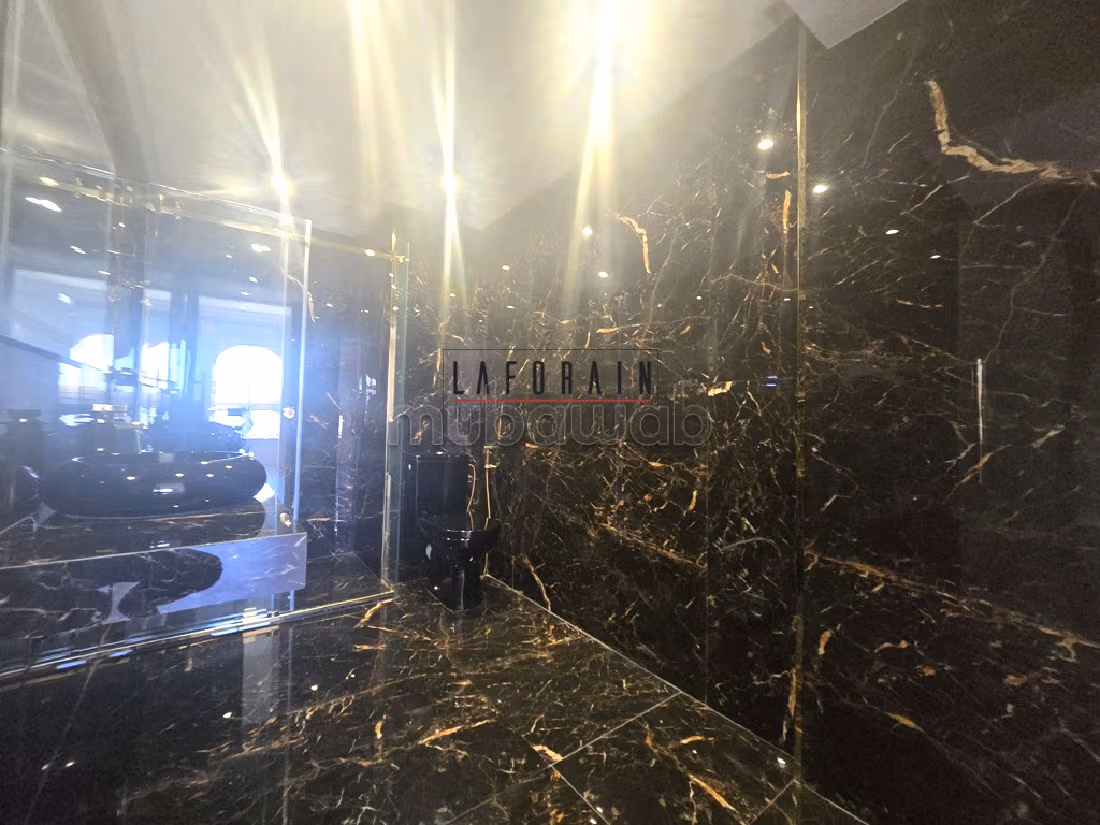 Appartement Blanc de 160 m² à Vendre