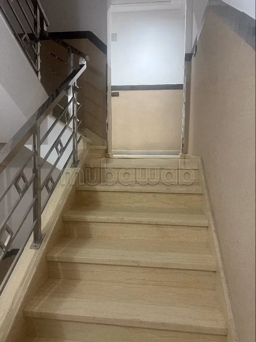 Beautiful apartment for sale in El Ensanche. Large area 101 m². Satellite dish and security. 