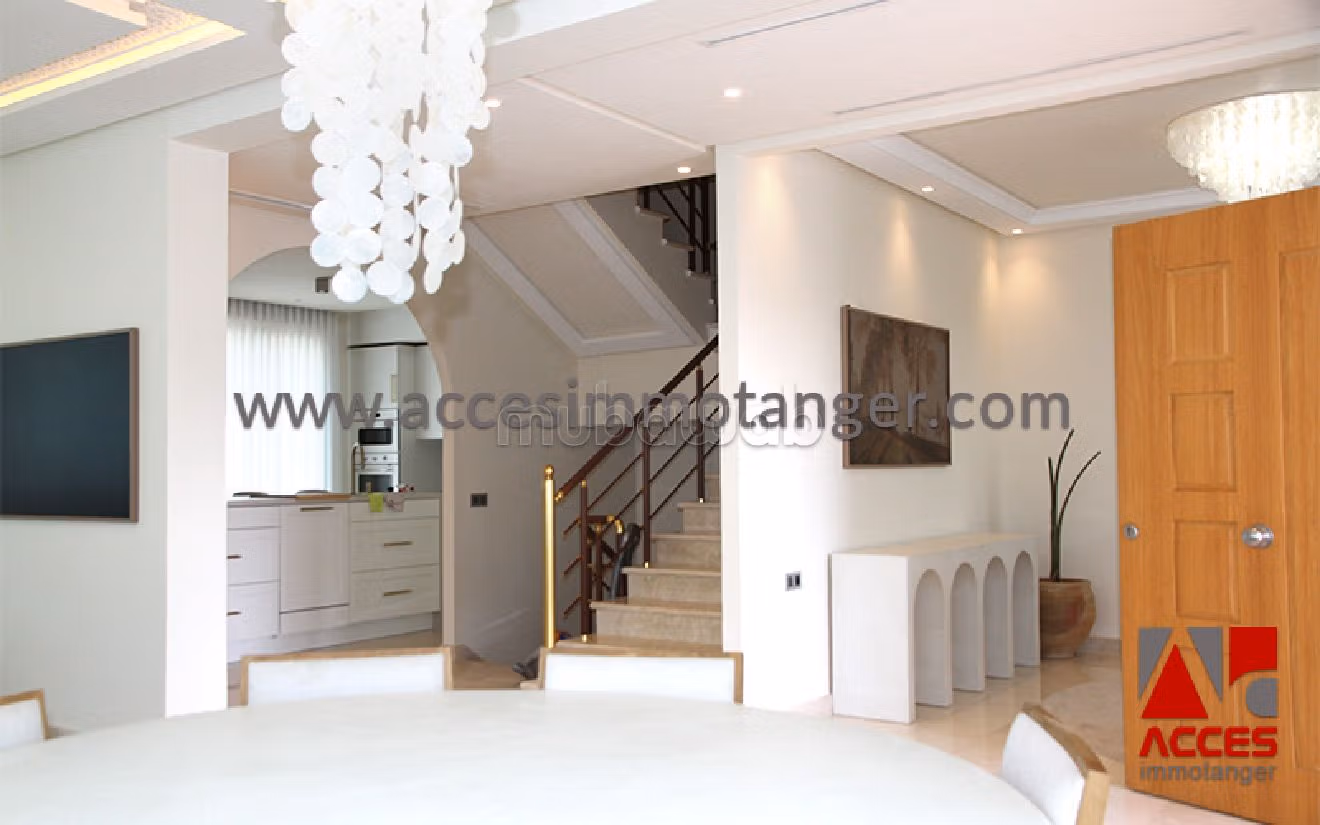 Straordinaria villa in affitto a Moujahidine. 7 locali spaziosi. Arredato