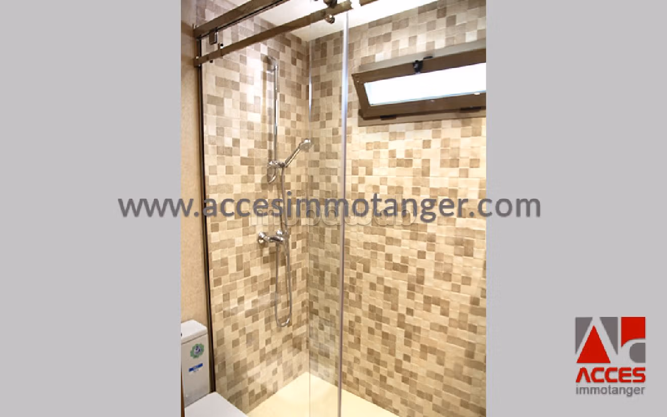 Straordinaria villa in affitto a Moujahidine. 7 locali spaziosi. Arredato