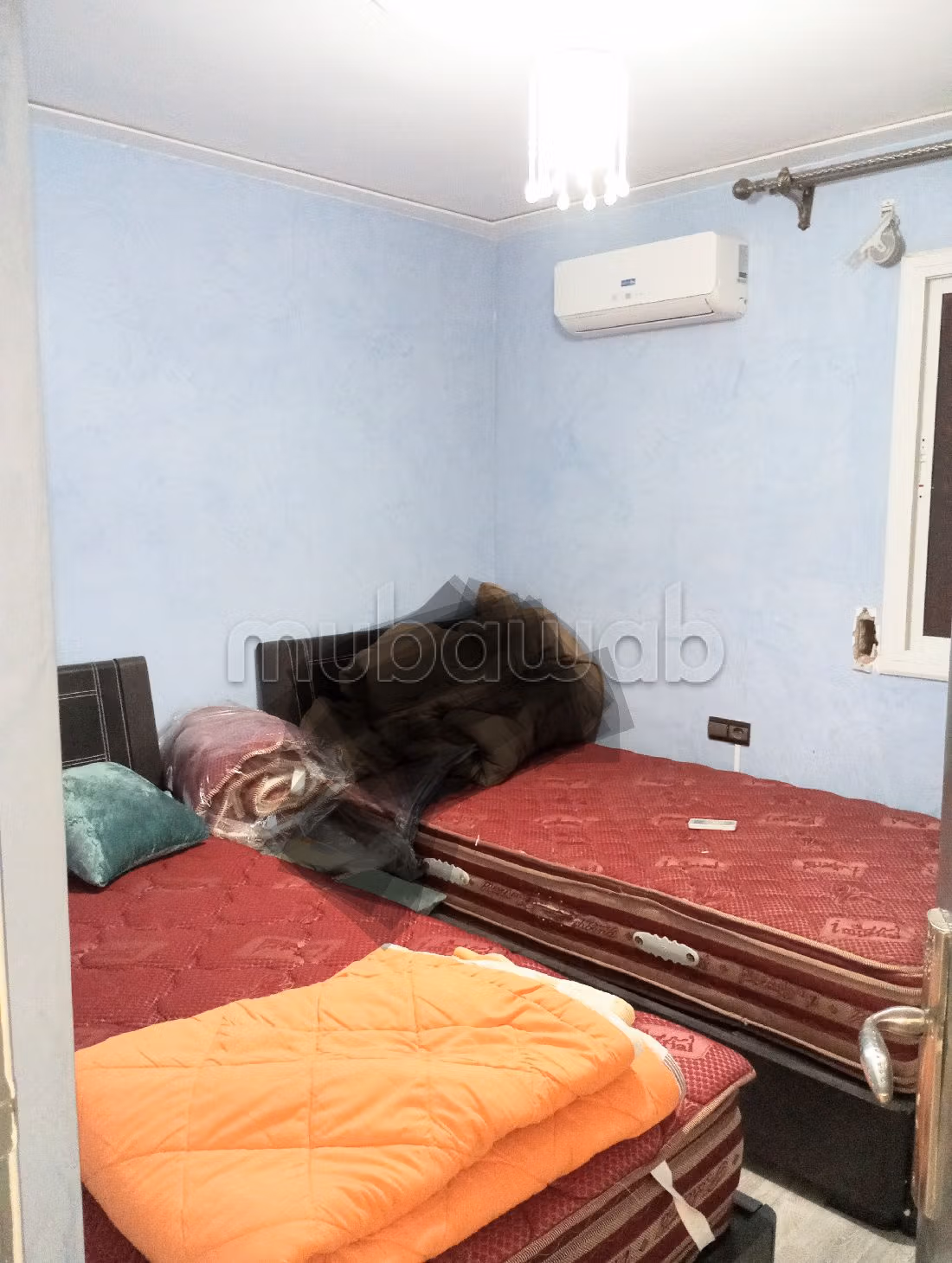 شقة جميلة للبيع ب وسط المدينة. 3 غرف جميلة. صحن هوائي والأمن والحراسة