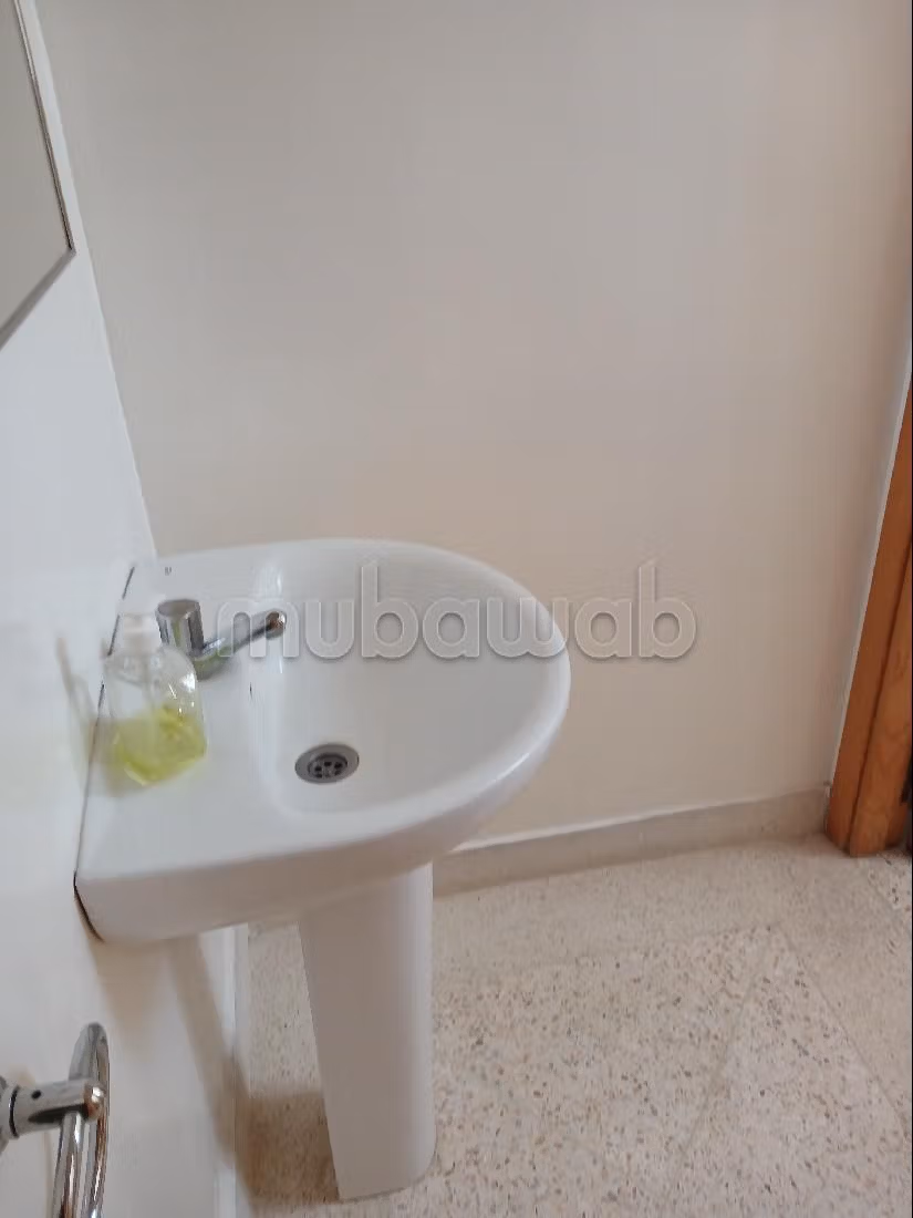 Oficinas en alquiler en Polo. Pequeña superficie 450 m². Espacios verdes, Balcón.