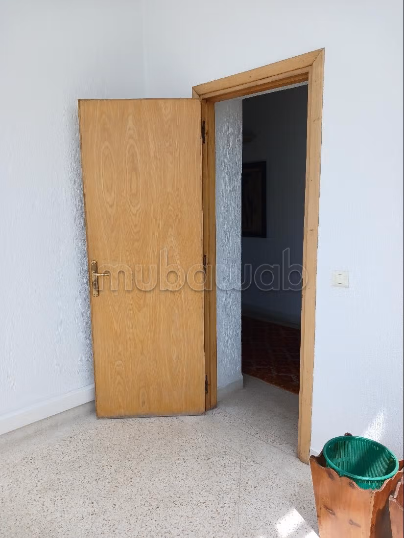 Oficinas en alquiler en Polo. Pequeña superficie 450 m². Espacios verdes, Balcón.