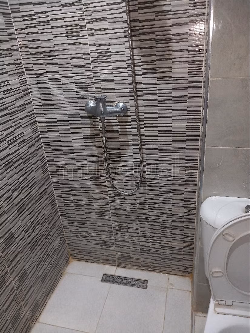 Appartement de vacances à louer à Hay Saada. 2 pièces confortables. Antenne parabolique et Porte blindée