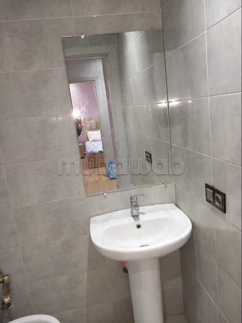Appartement de vacances à louer à Hay Saada. 2 pièces confortables. Antenne parabolique et Porte blindée