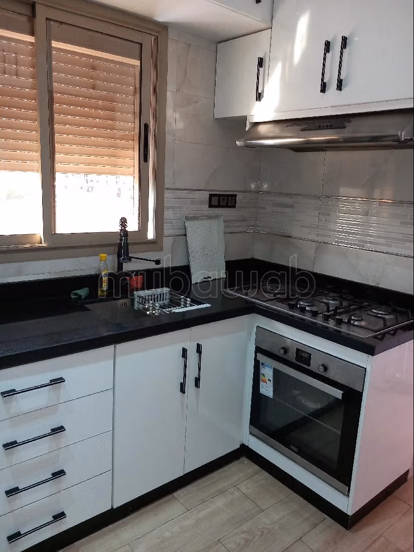 Appartement de vacances à louer à Hay Saada. 2 pièces confortables. Antenne parabolique et Porte blindée