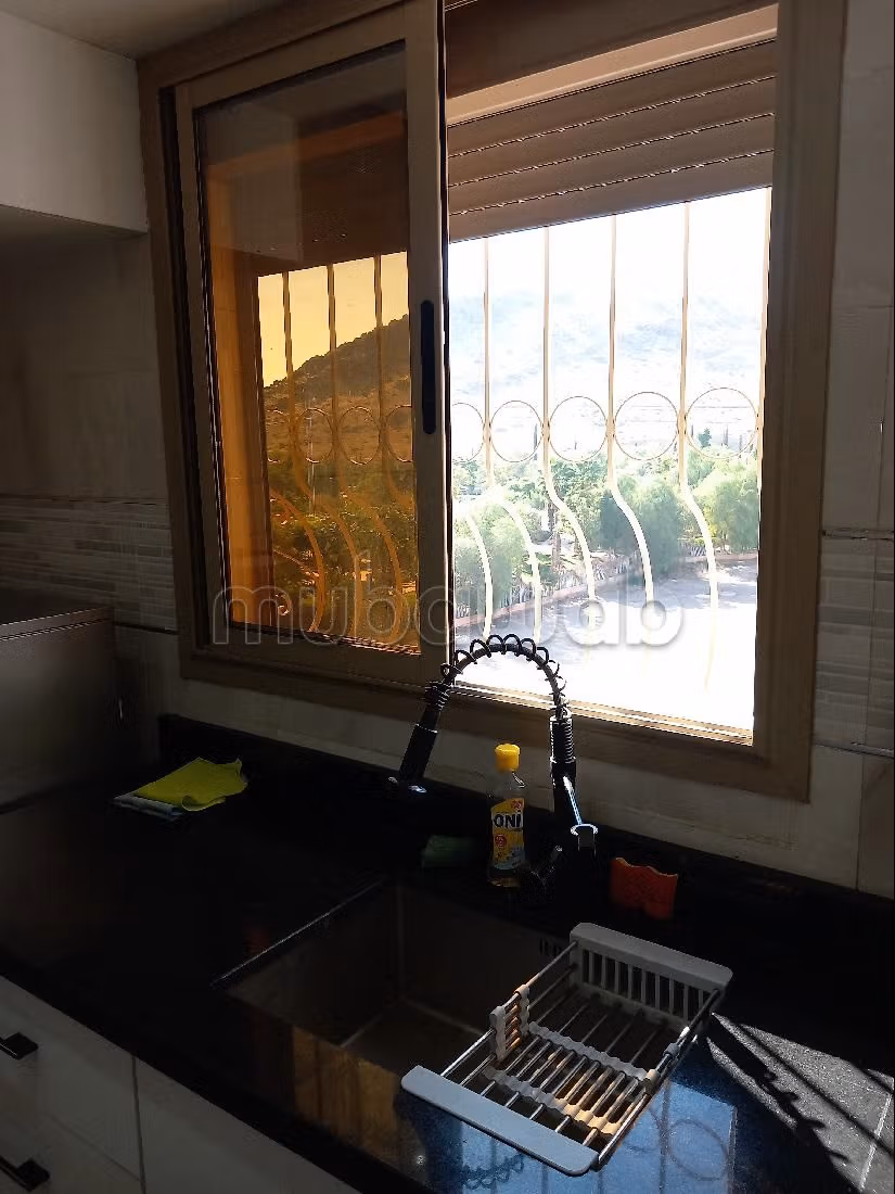 Appartement de vacances à louer à Hay Saada. 2 pièces confortables. Antenne parabolique et Porte blindée