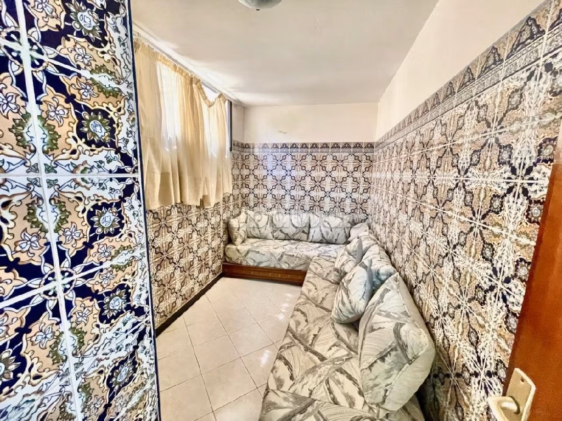 House to buy in La Siesta. Small area 222 m². Storage unit