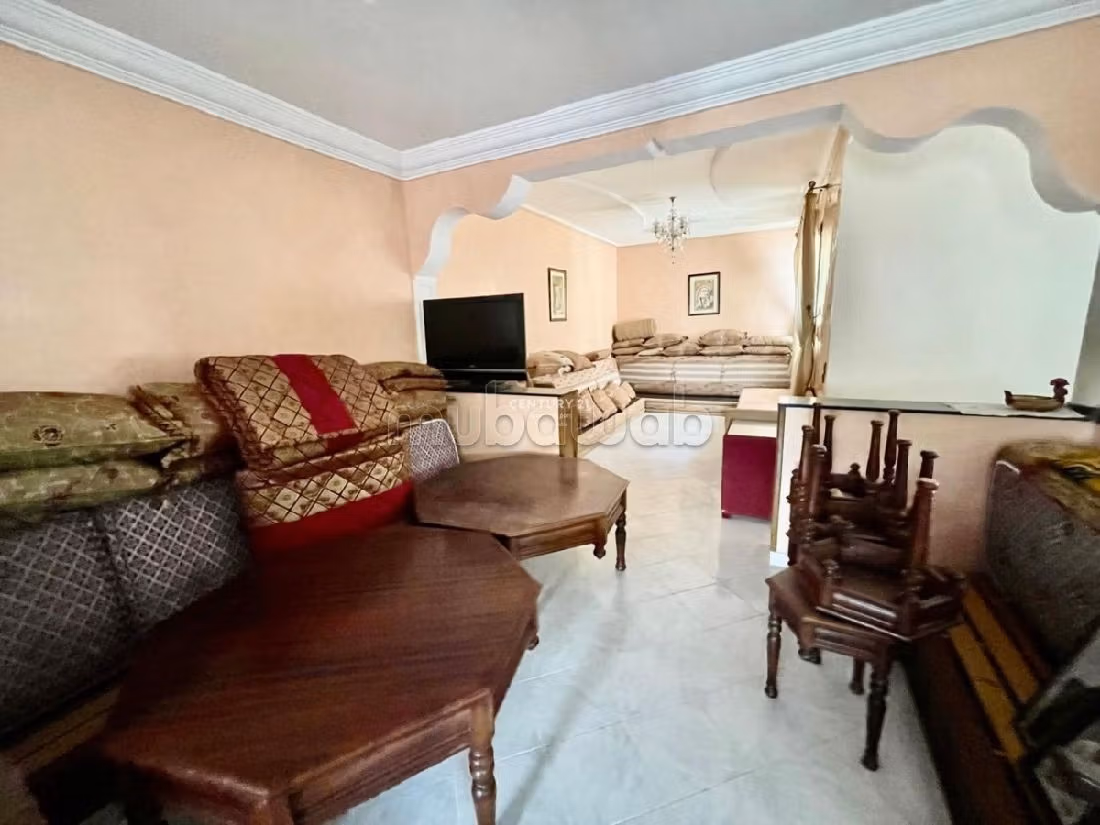 House to buy in La Siesta. Small area 222 m². Storage unit