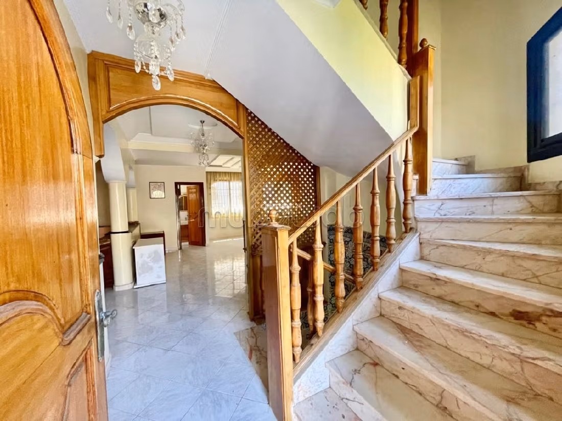 House to buy in La Siesta. Small area 222 m². Storage unit