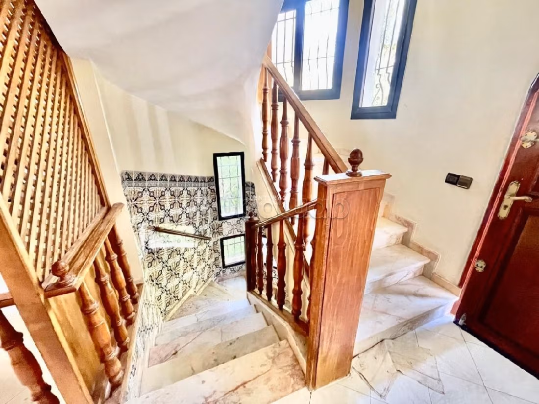 House to buy in La Siesta. Small area 222 m². Storage unit