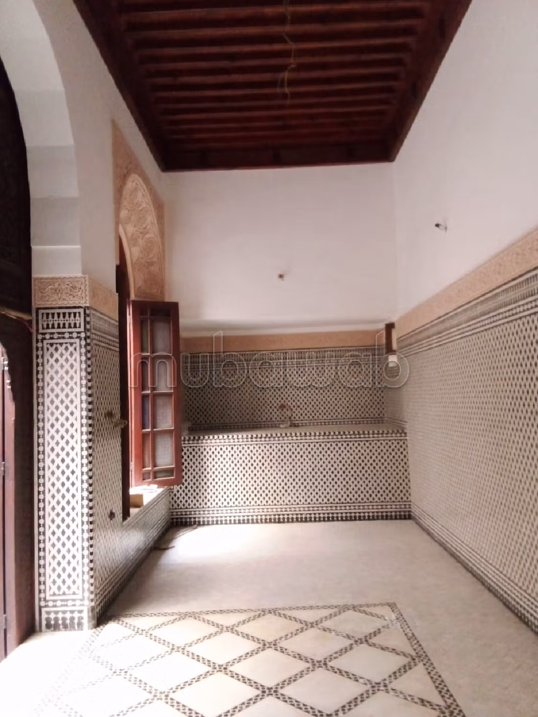 Riads kopen in Talaa. 9 Ruimtes. Prachtig uitzicht op de bergen en een verstevigde deur. 