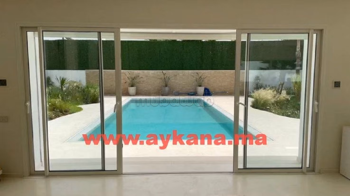 Luxury house for rent. Surface area 500 m². Green area, Balcony. 
