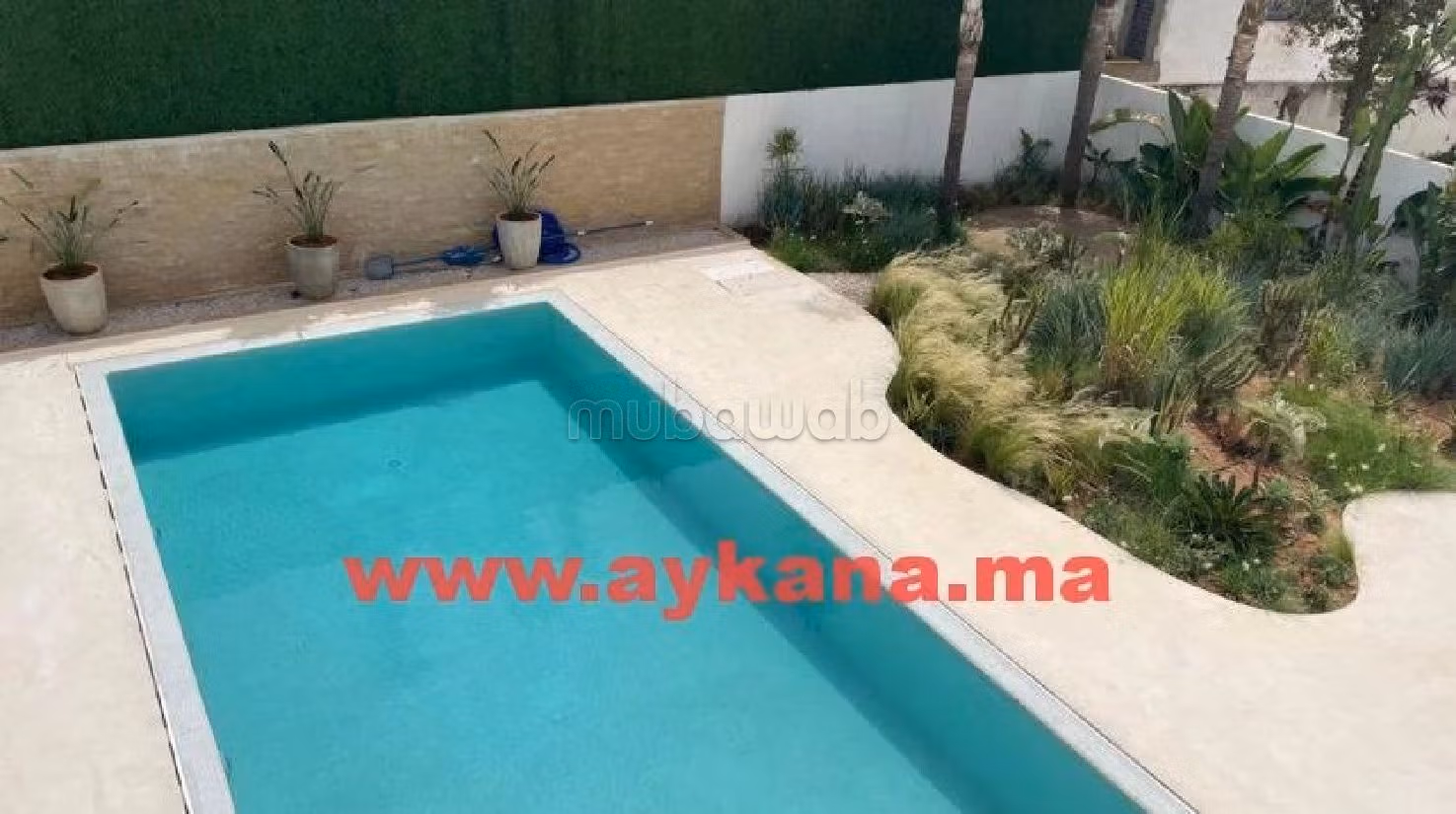 Luxury house for rent. Surface area 500 m². Green area, Balcony. 