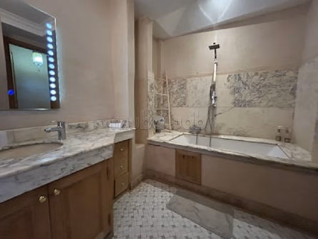 Riads om te kopen in Agdal. 5 Slaapkamers. Gemeubileerd. 