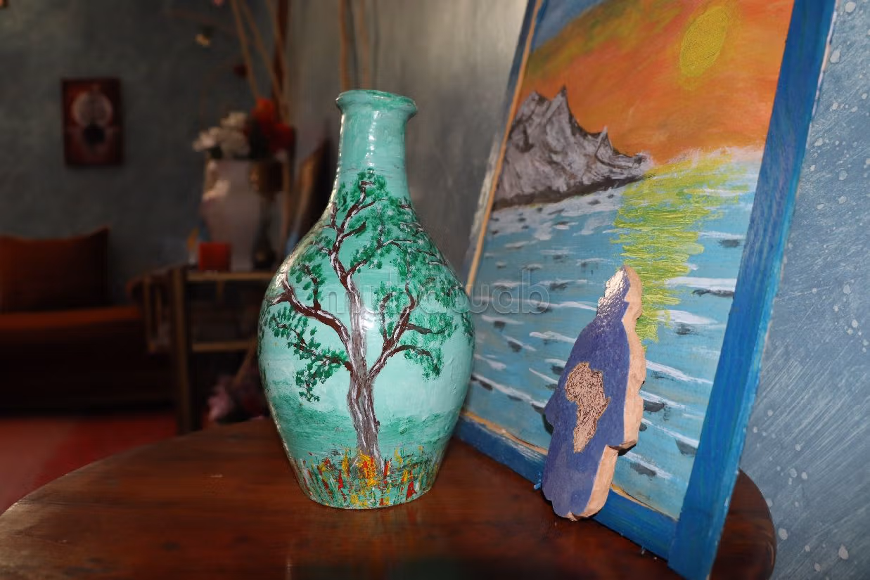 Find your house to buy. 7 rooms. Ample storage space