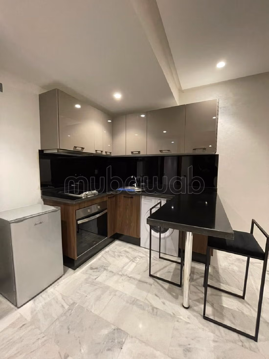 شقق للكراء ب ريفييرا. 1 قطعة. بواب ومكيف الهواء