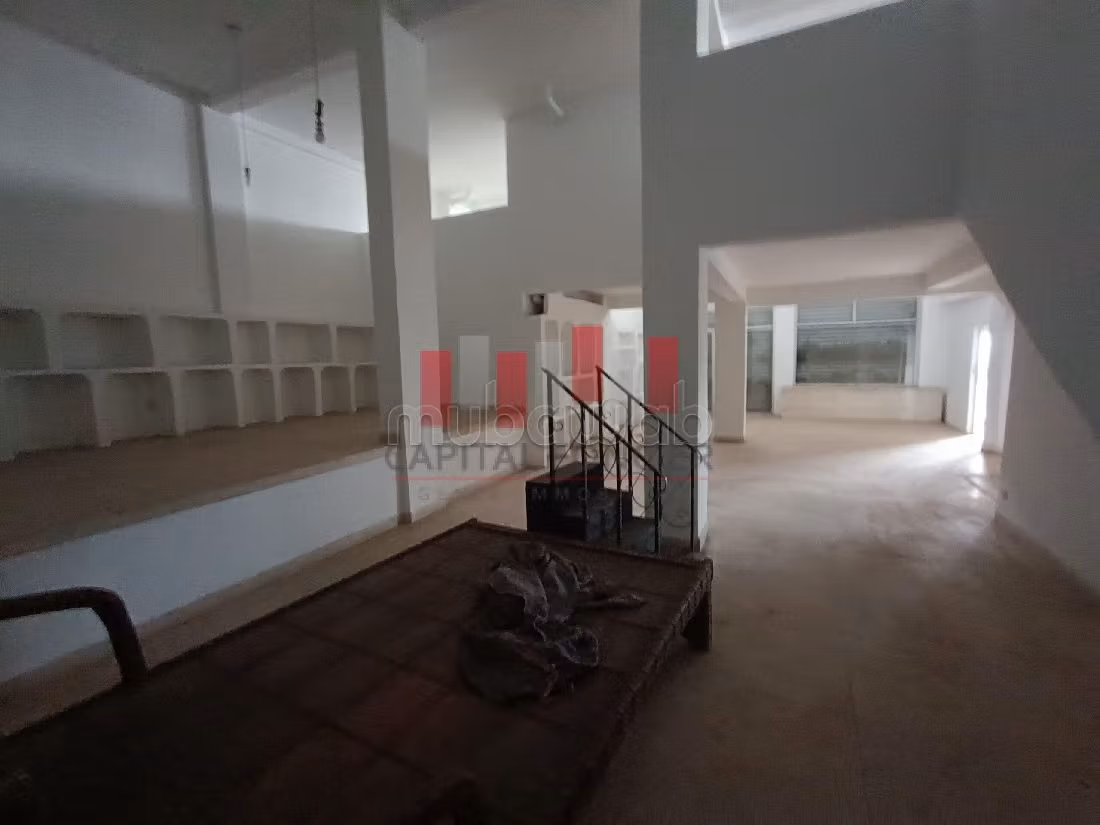 مكاتب ومحلات للبيع -بحي السلام -السيال. المساحة الكلية 430 م². 