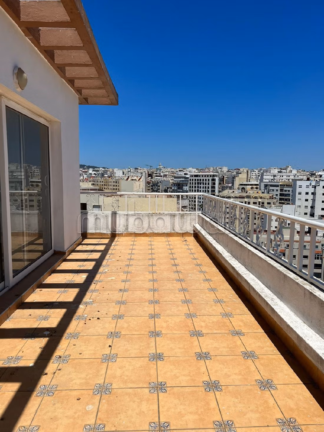 Te koop: appartementen in Centre. 1 Ruimte. Terras en lift. 