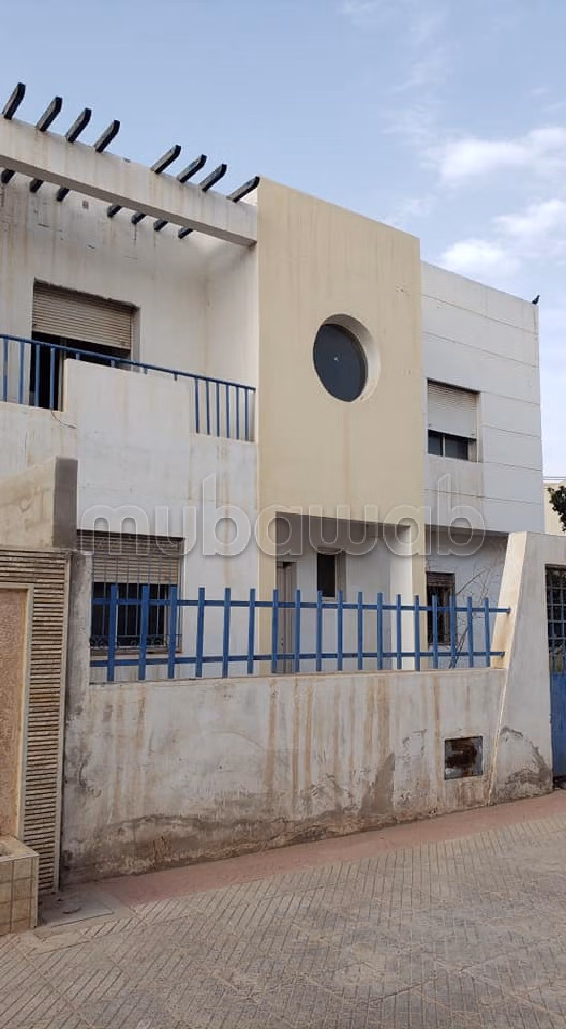 Vendita villa di lusso a Cité Adrar. 7 locali. Splendido giardino e comodo posto auto