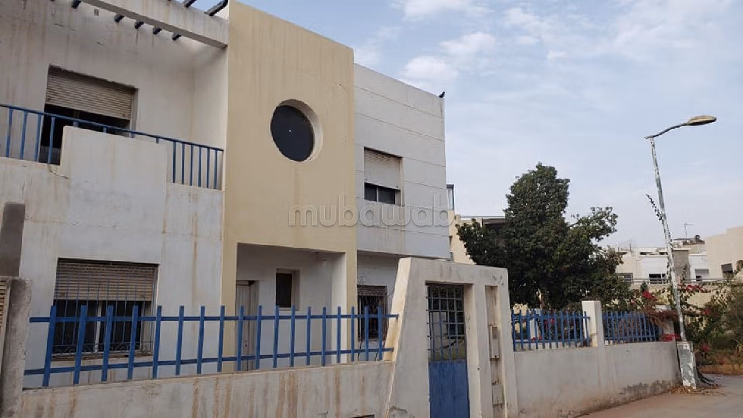 Vendita villa di lusso a Cité Adrar. 7 locali. Splendido giardino e comodo posto auto