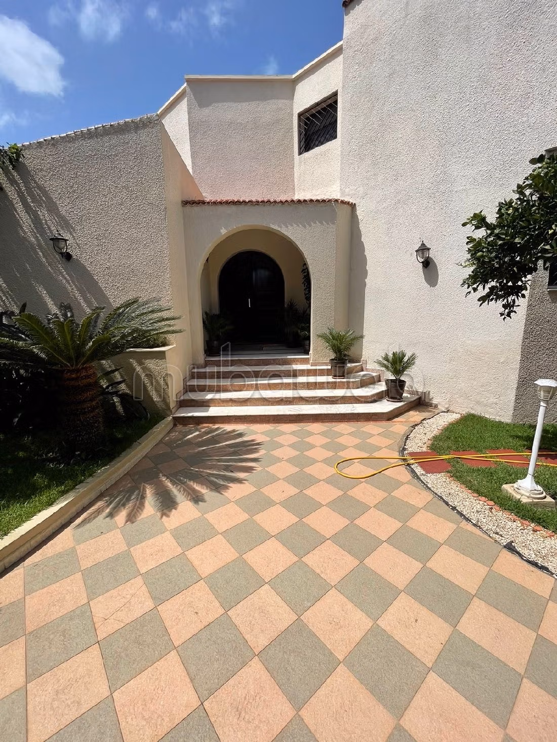Villa avec piscine en location à hay riad