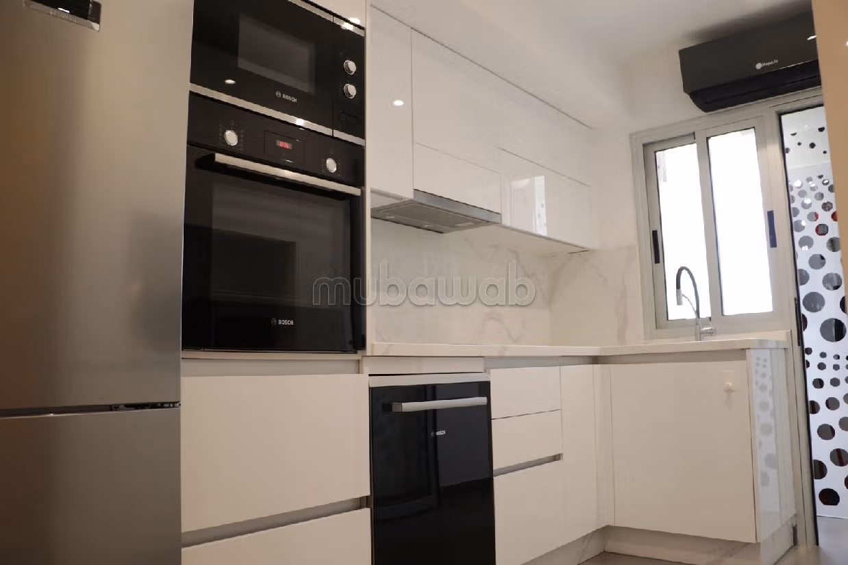 Se alquila este piso en Tanger City Center. 2 dormitorios. Bien decorado.