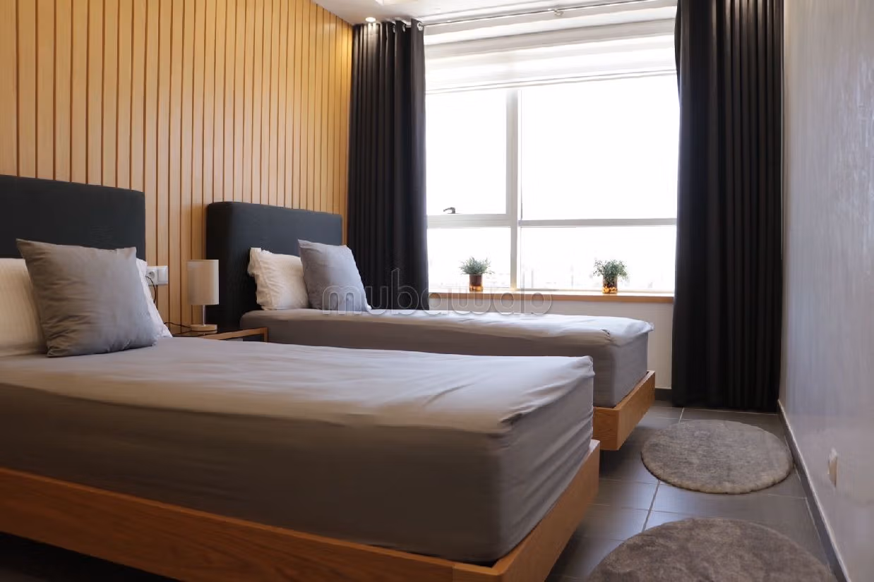 Se alquila este piso en Tanger City Center. 2 dormitorios. Bien decorado.