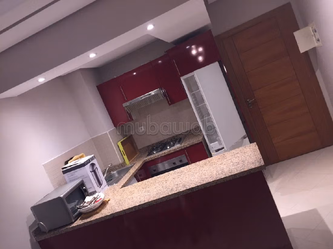 Vendita di uno splendido appartamento a Anfa. 1 camera. Cucina completamente equipaggiata.