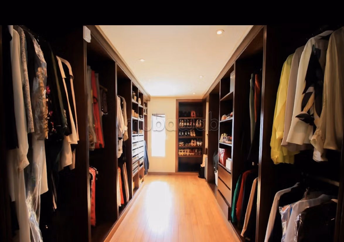 منزل فخم للبيع بهرهورة. 4 غرف ممتازة. شرفة جميلة وحديقة