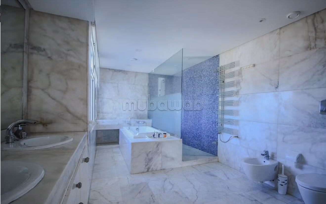 منزل فخم للبيع بهرهورة. 4 غرف ممتازة. شرفة جميلة وحديقة