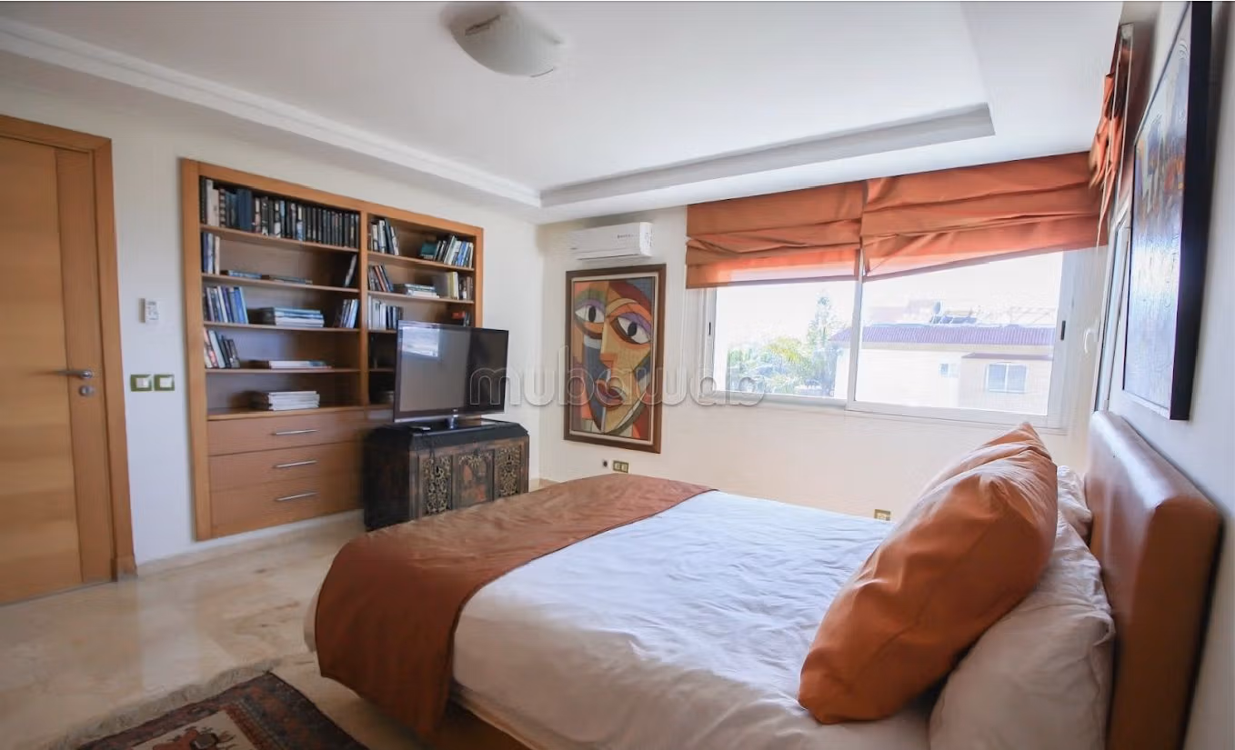 منزل فخم للبيع بهرهورة. 4 غرف ممتازة. شرفة جميلة وحديقة