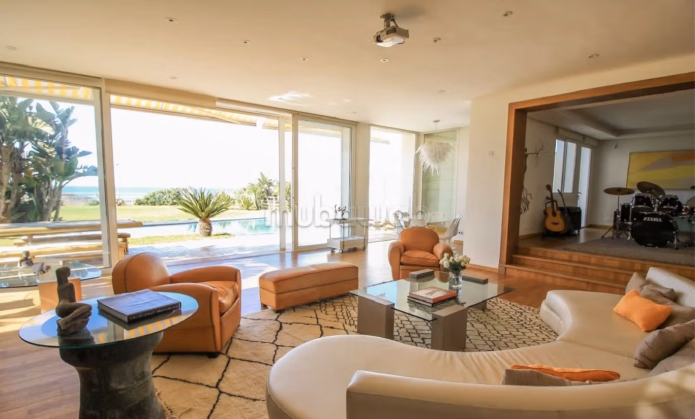 منزل فخم للبيع بهرهورة. 4 غرف ممتازة. شرفة جميلة وحديقة