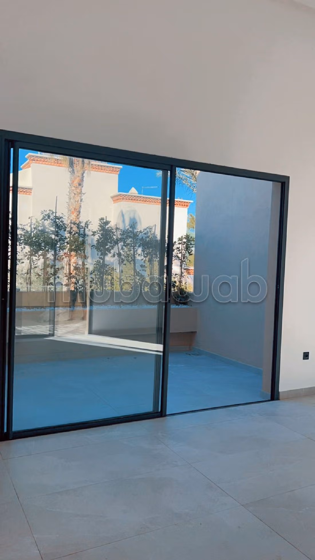 فيلا جميلة للبيع طريق فاس ب. 12 قطع. 