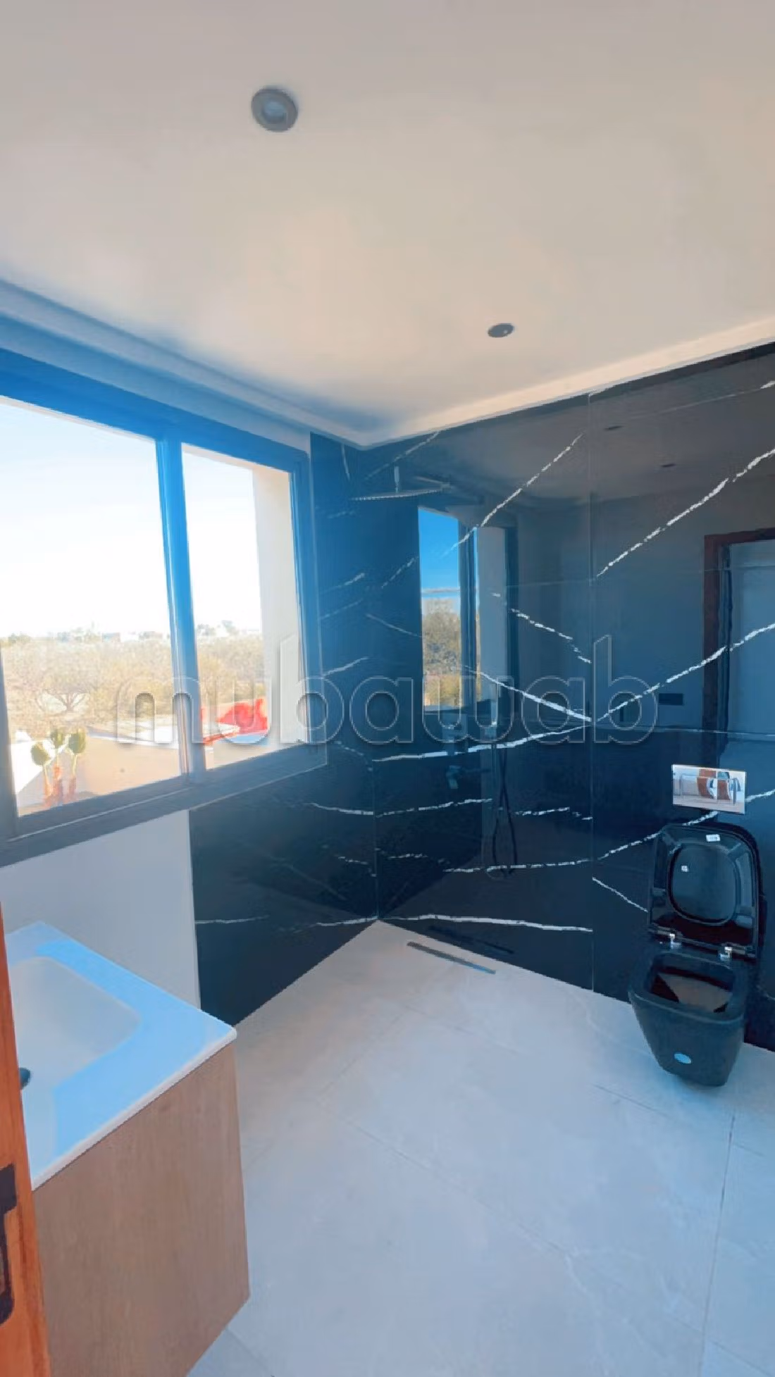 فيلا جميلة للبيع طريق فاس ب. 12 قطع. 