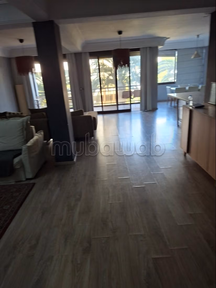 Habit immobilier met en location un bel appartement meublé avec 3 terrasses — 2
