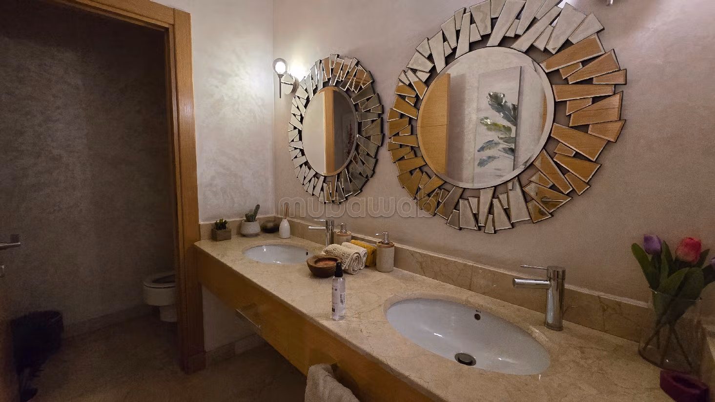 Luxury villa for sale in Ville Verte. 4 rooms. Usable fireplace, Large swimming pool. 