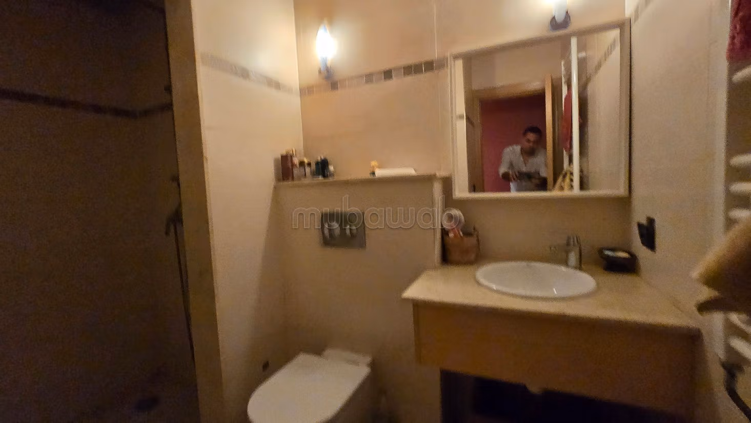 Luxury villa for sale in Ville Verte. 4 rooms. Usable fireplace, Large swimming pool. 