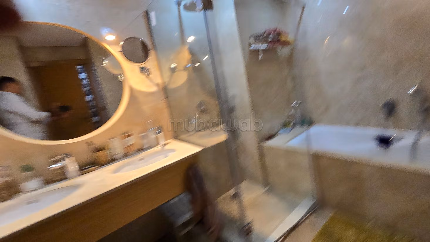 Luxury villa for sale in Ville Verte. 4 rooms. Usable fireplace, Large swimming pool. 