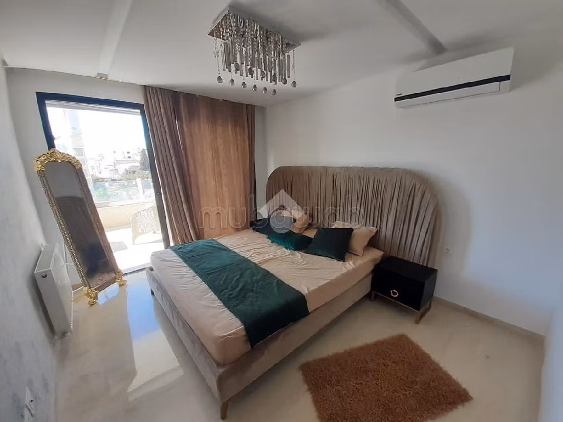 Affitto di un bellissimo appartamento. 2 camere da letto. Garage e terrazzo. 
